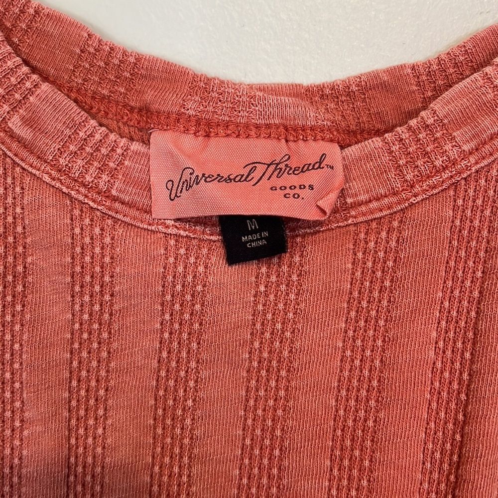 Universal Threads Tank - Picture 2 of 3